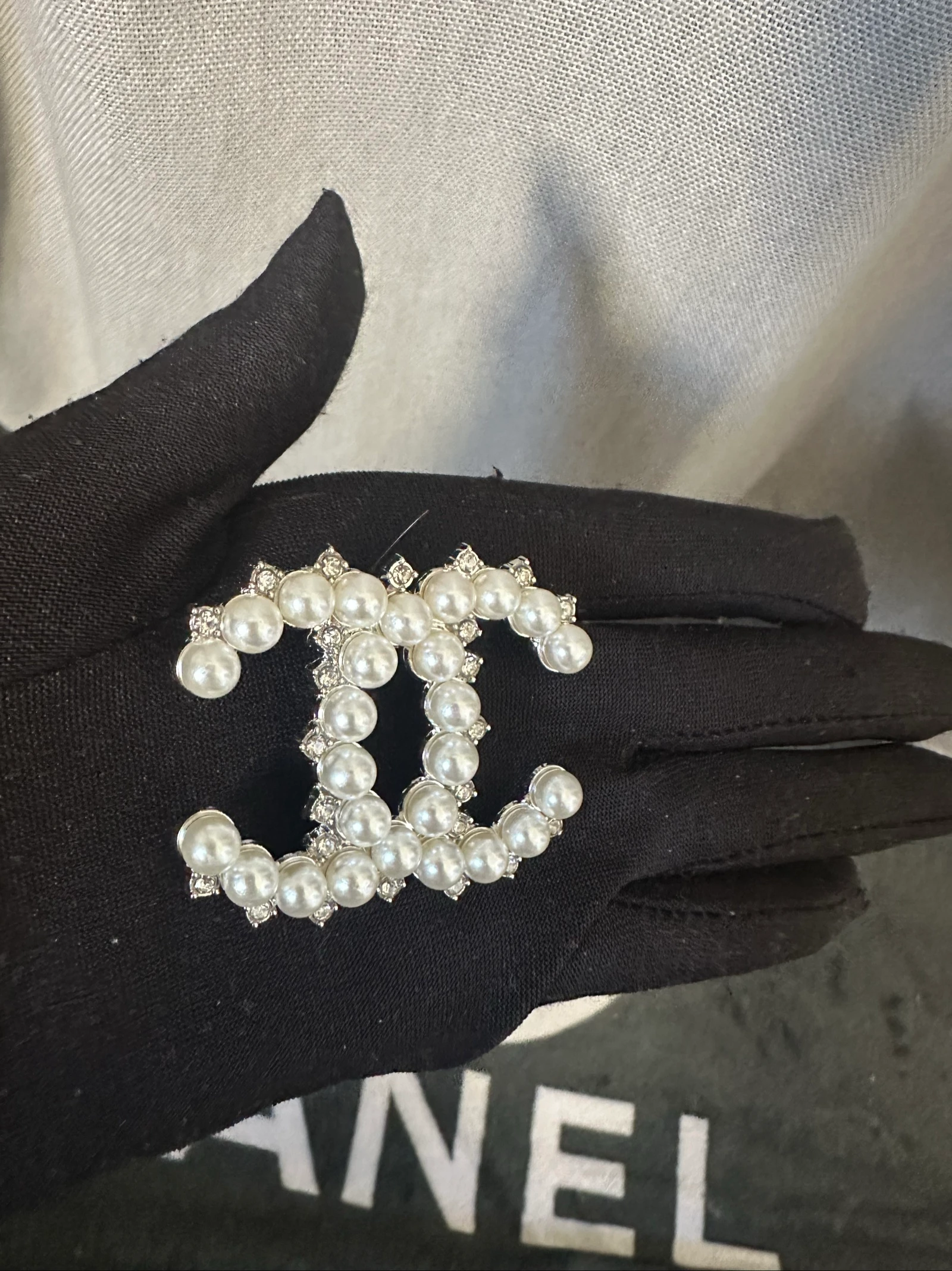 Broche perlée ispi luxe